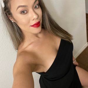 Meet your Posher, Jeannie